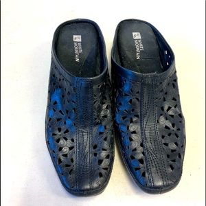Black- White Mountain clogs size 7
